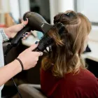 Maatskappy 3 beeld A1 MOBILE HAIRDRESSER SANDTON GT Hair Salons in Rivonia GP