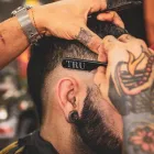 Maatskappy 4 beeld A1 MOBILE HAIRDRESSER SANDTON GT Hair Salons in Rivonia GP