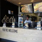 Maatskappy 3 beeld DEBONAIRS PIZZA Weekday special in Bluewater Bay EC