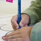 Maatskappy 2 beeld THE HAPPY HANDWRITER Vibrating Pen in Cape Town WC