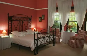 Business 5 image MOUNTAIN MANOR GUEST HOUSE Self Catering Apartments in Cape Town WC