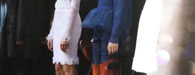 Maatskappy 4 beeld BURBERRY Women's Clothing Store in Cape Town WC