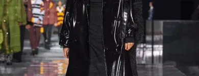 Maatskappy 11 beeld BURBERRY Women's Clothing Store in Cape Town WC