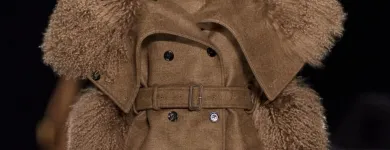 Maatskappy 12 beeld BURBERRY Women's Clothing Store in Cape Town WC