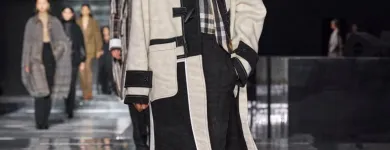 Maatskappy 19 beeld BURBERRY Women's Clothing Store in Cape Town WC