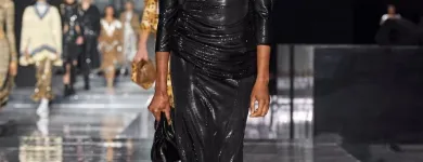 Maatskappy 24 beeld BURBERRY Women's Clothing Store in Cape Town WC