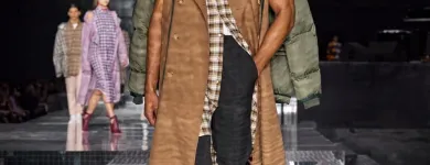 Maatskappy 27 beeld BURBERRY Women's Clothing Store in Cape Town WC